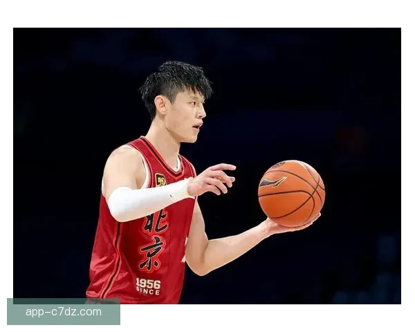 曾凡博腰伤归期待定许利民压力