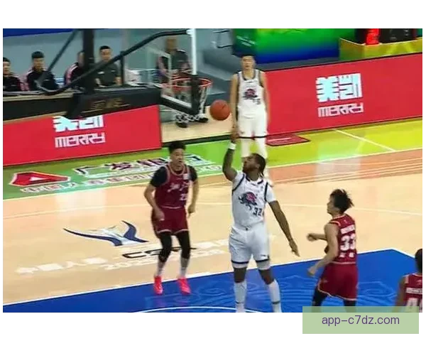 山东逆转浙江进四强 陈林坚制胜